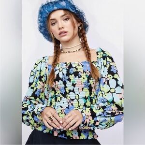Free People Ariana Printed Crop Top in Retro Combo
Floral Cotton Size L smocked